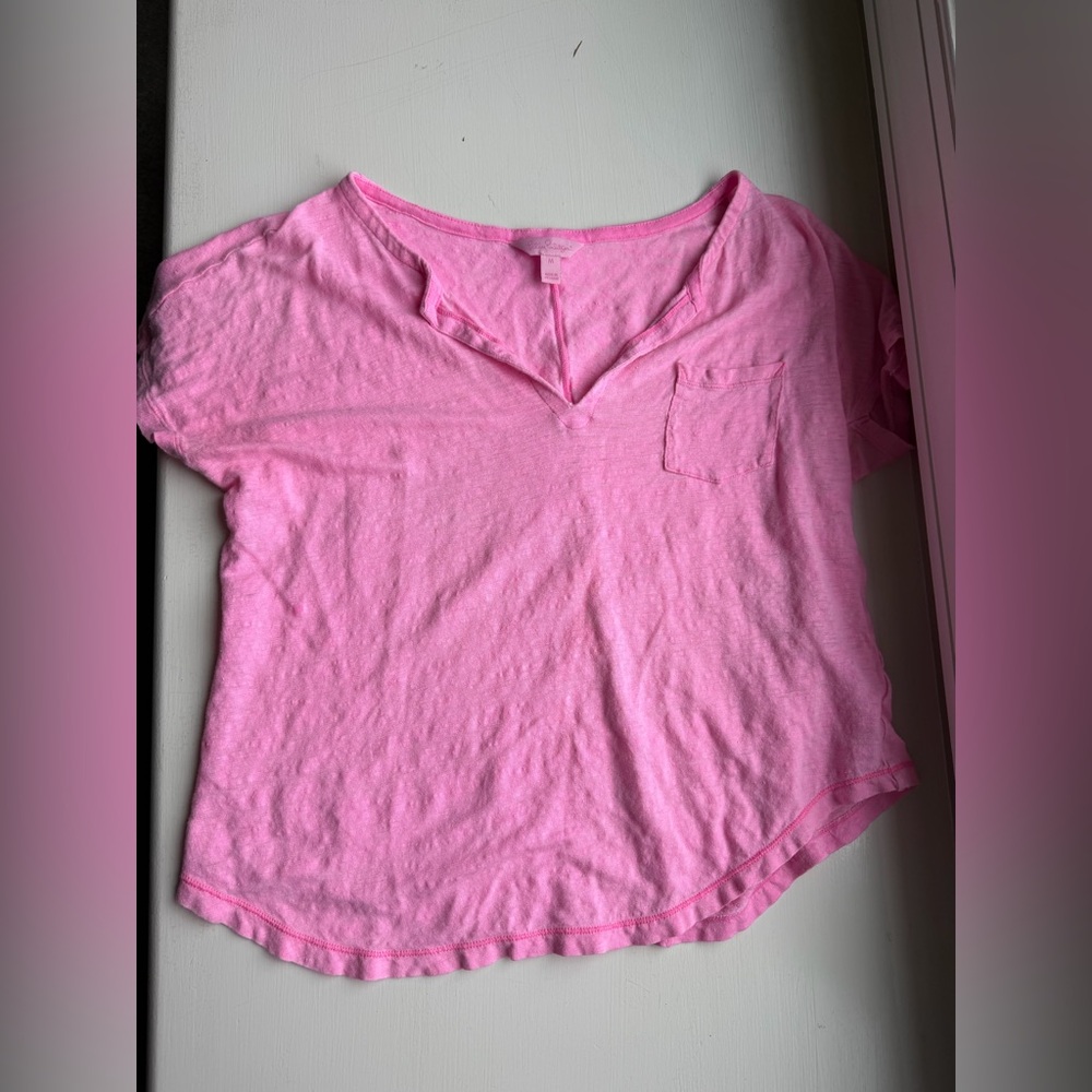 Lilly Pulitzer pink tshirt sz Medium